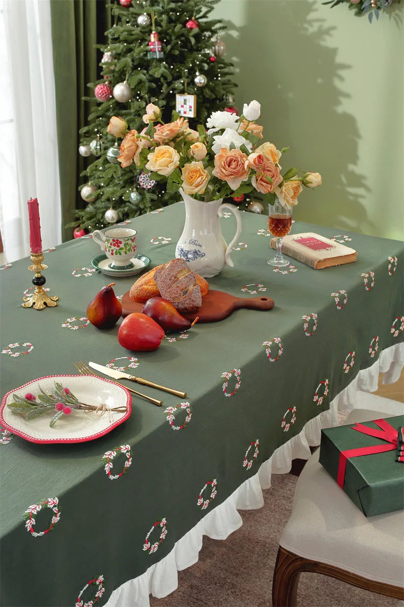 Nappe de Noël Rectangulaire Brodée à Volants – Coton Style Rétro Fermette pour Table à Manger