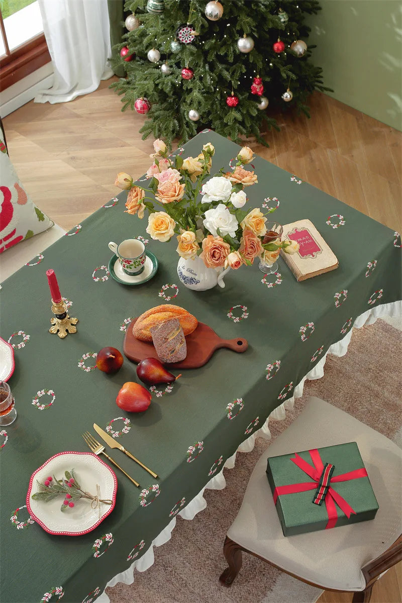 Nappe de Noël Rectangulaire Brodée à Volants – Coton Style Rétro Fermette pour Table à Manger