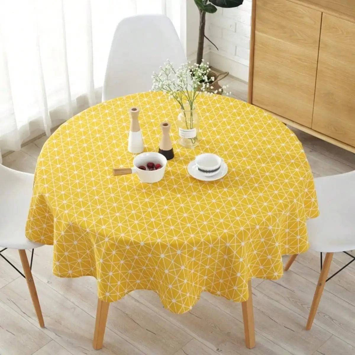Nappe Ronde Nordique Anti Taches – Coton et Lin, Motif Carreaux Jaune Style Scandinave
